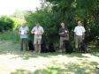 Podiet B-prøve, Bornholm, d. 4. juli 2009. Fra venstre er det 1. Vinder med CERT, Gert Müller og <a href="/ajaxhund.php?hund=Ravensbank%20Swift" data-toggle="modal" data-target="#myModal" data-remote="false" >DKBRCH DKJCH NOJCH SEJCH NORDJCH 2EV2010 3UM2008 Ravensbank Swift (Swiffer)</a>. Herefter er det 2. Vinder med CK, Preben Jørgensen med Chatze, 3. Vinder med CK blev Skattkammarens Voodoo Queen med Preben Jørgensen, 4. Vinder blev Jørn Bäcklund med Skattkammarens Don Pasqual og så blev der UDM til Pooles Tilde ført af Tony Nielsen  (yderst til højre). <span id="copyright">&copy;Frank Graversen</span>